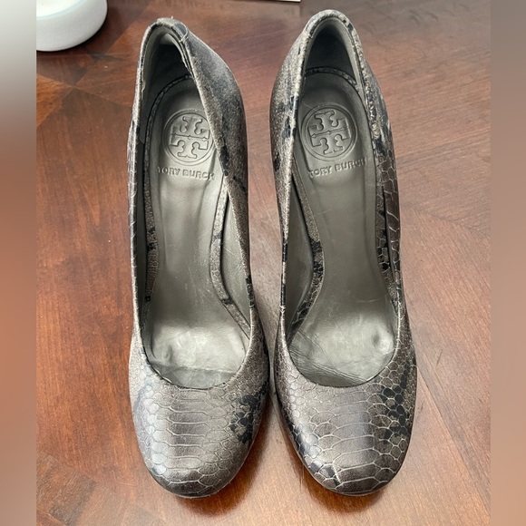 Tory Burch Jude platform snakeskin embossed heels - Picture 3 of 6